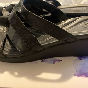 Black Crocs comfort shoes